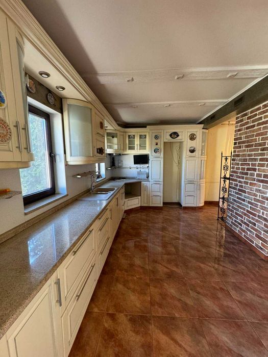 Продам будинок в м. Підгородне