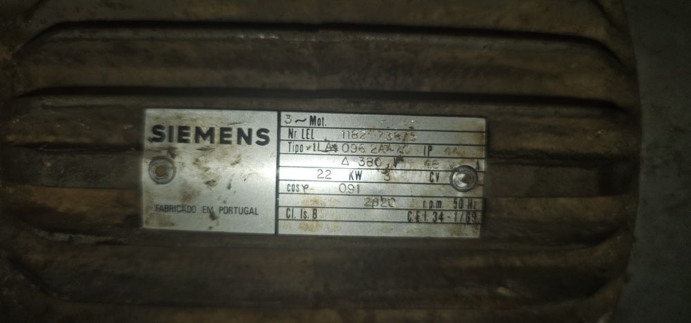 Motor trifásico SIEMENS 3CV