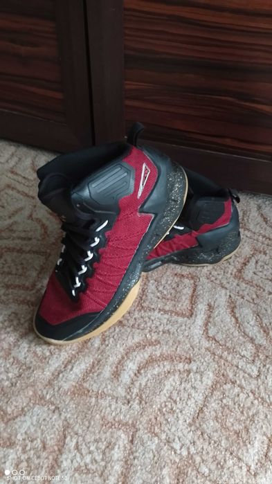 Buty do koszykówki Tarmak czerwone