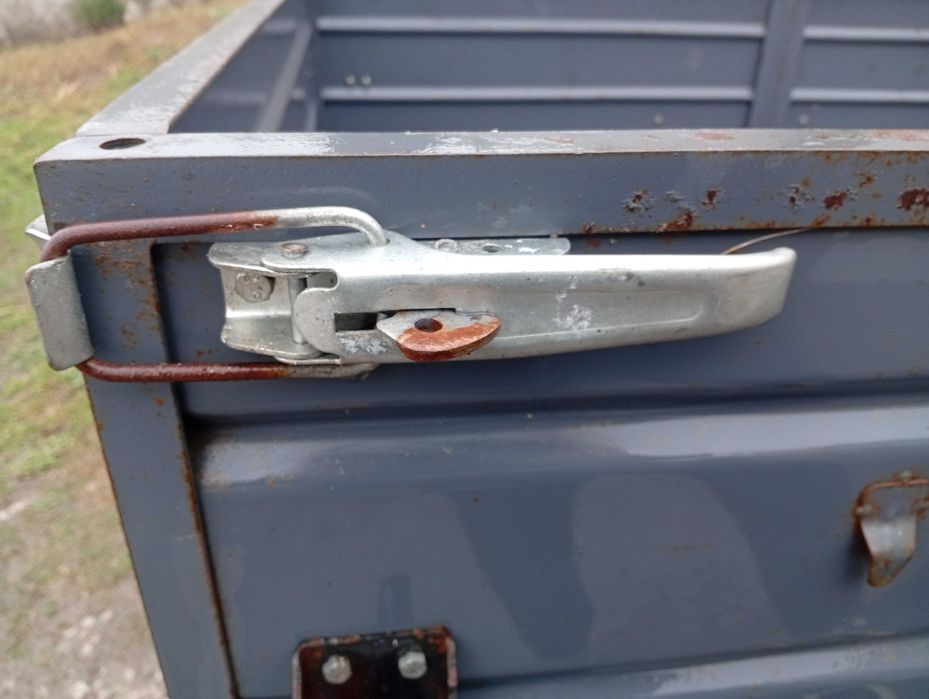 Продам легковий прицеп "Лев" з малим пробігом.