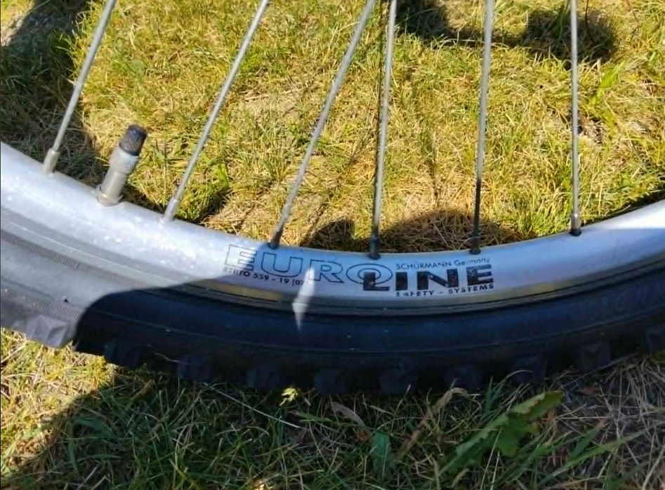 Rower  - niemiecki , pełna amortyzacja , aluminium