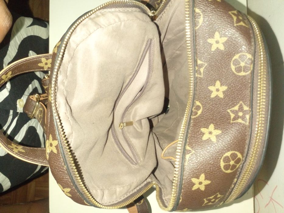 Mochila feminina Louis Vuitton