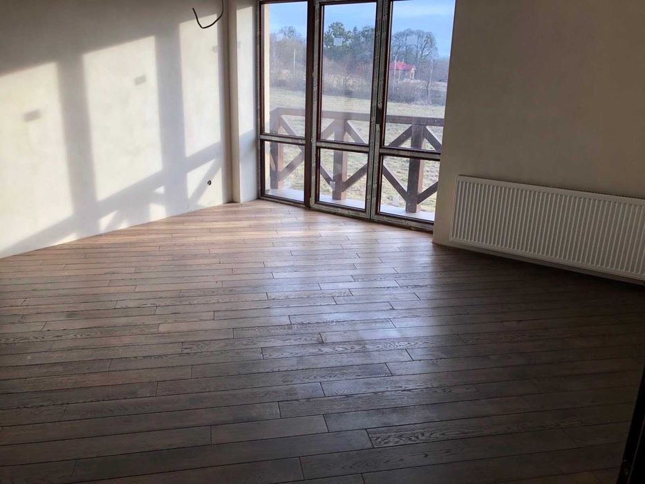 Будинок з ремонтом близько Львова