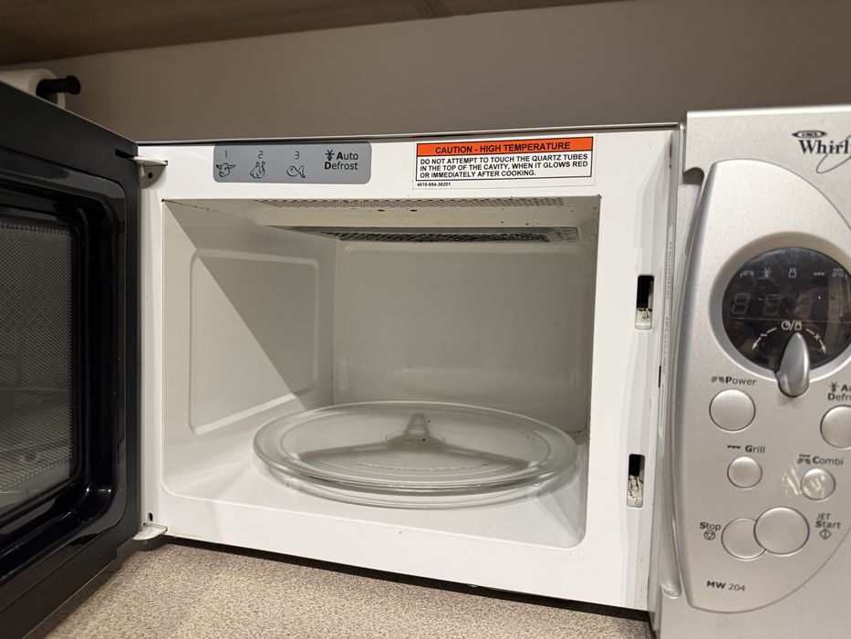 Mikrofala wolnostojąca Whirlpool
