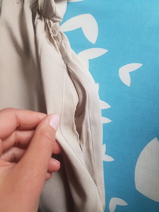 Sukienka beżowa H&M