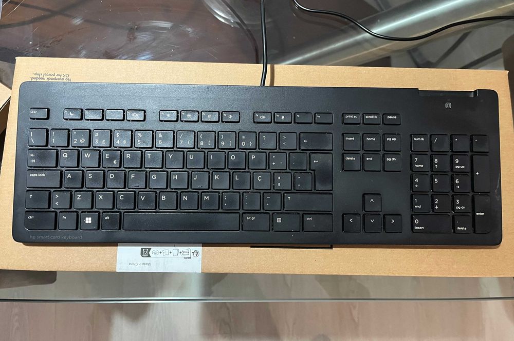 HP EliteDisplay E202 / Teclado / Rato