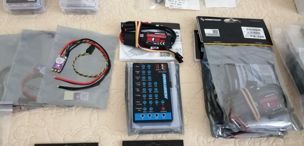 Розпродаж FPV Speedybee MARIO 4" DjiO4, ESC Hobbywing 3-6S 60A,Gimbal XF C-20T, частини Heewing T1, T2 FC ATOMRC F405 NAVI  Hqprop 7 дюйма, Акуми 2-6S