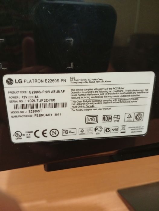 Монитор LC  FLATPON  E 2260  в прекрасном состоянии   Корея  2011 г  1800 г