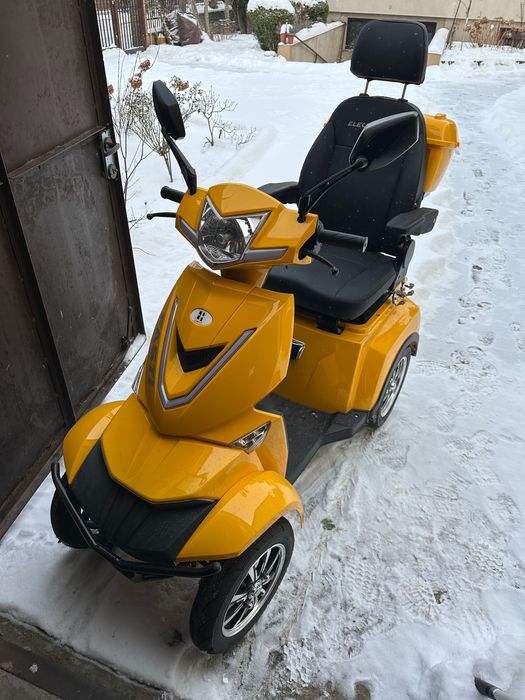 Skuter FASTI 4 MAX żółty czterokołowy