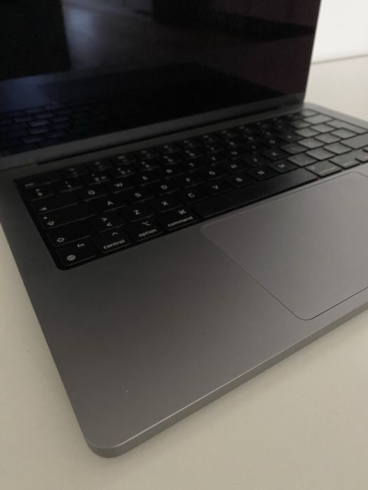 Apple MacBook Pro 14 16GB/512GB M1 Pro CPU 8-core GPU 14-core/Cinzento