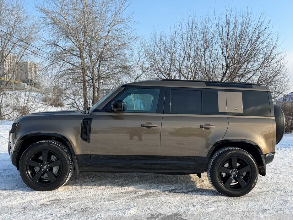 Land Rover Defender D300 X-Dynamic