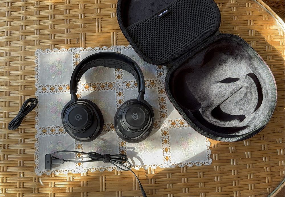 SteelSeries Arctis Nova 7 Wireless / 2.4 GHz + Bluetooth / USB-C