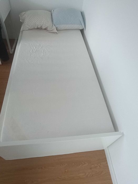 Cama solteiro nova