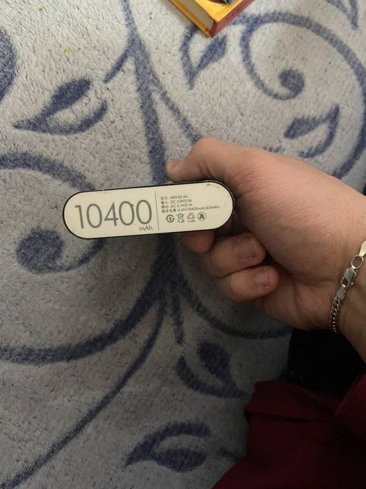 Продам повербанк на 10000