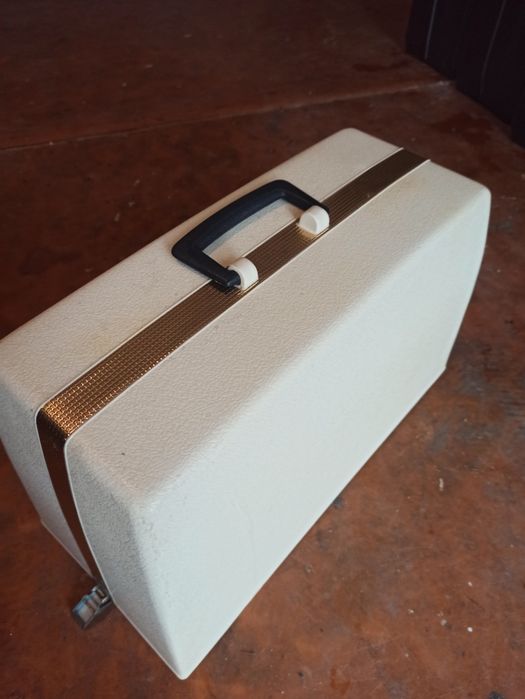 Крышка швейной машинки