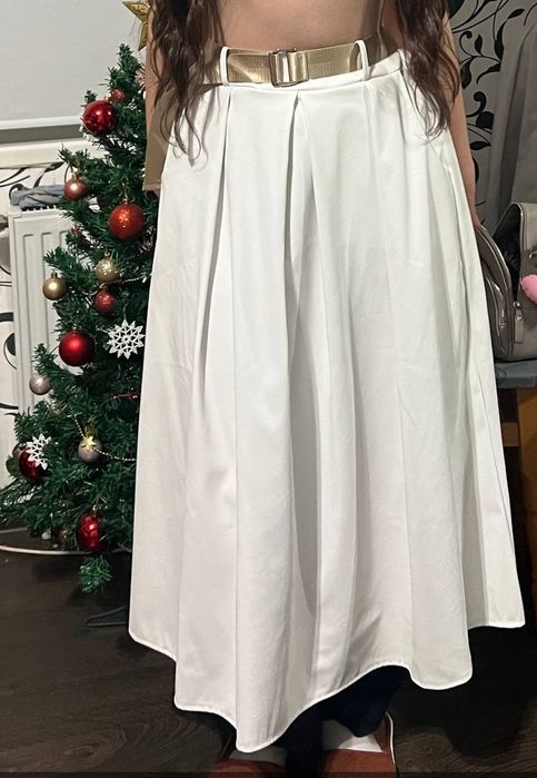 Юбка жіноча шкіряна біла