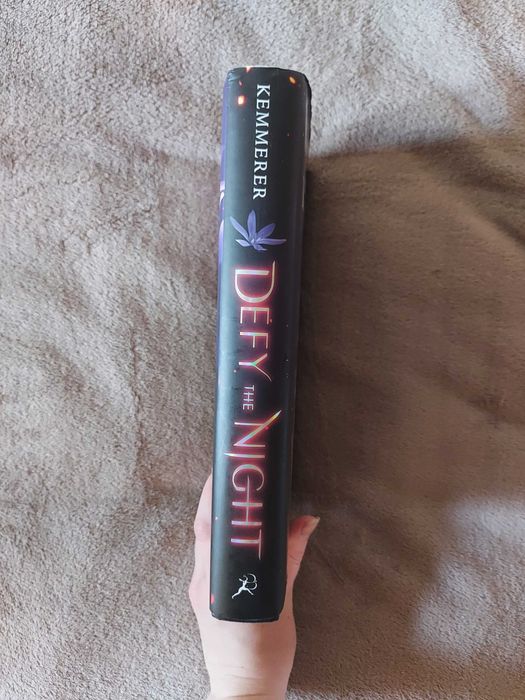 Книга "Defy the Night" Brigid Kemmerer