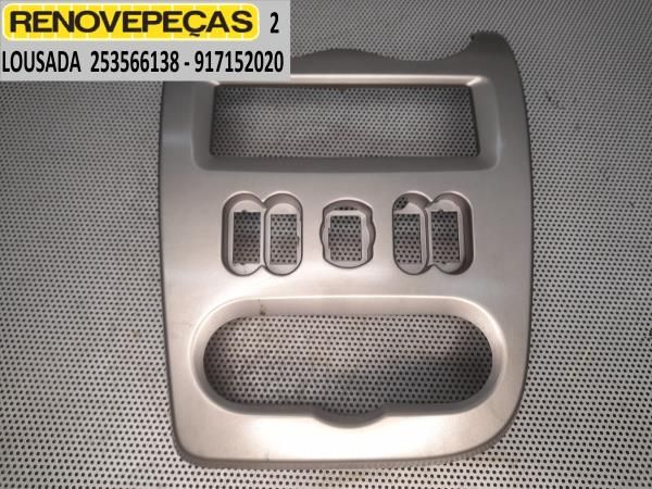 Moldura da consola central / rádio / aro DACIA Sandero (BS_)