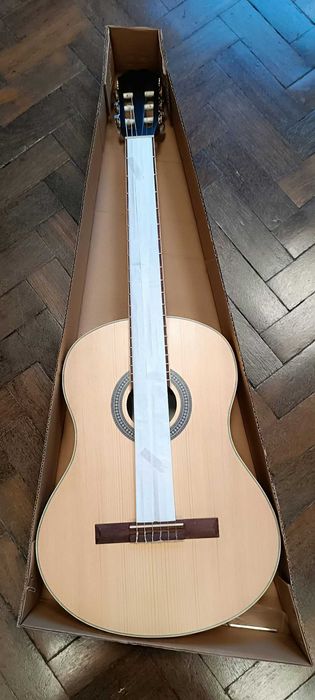 Guitarra NOVA na caixa - clássica espanhola - Admira JAVA