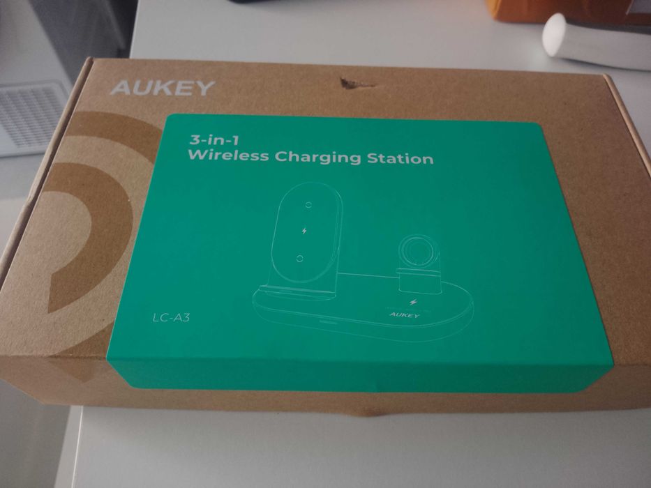 Estação de carregamento sem fio AUKEY 3 em 1
