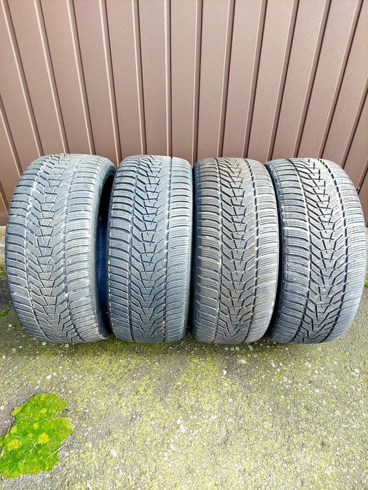 Шини зимові Hankook Winter I*Cept Evo3 W330 255/40 R20 101W XL комплек