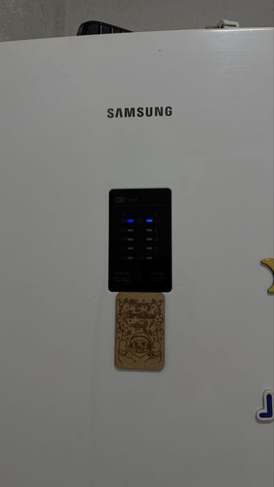 Холодильник Samsung