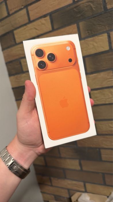 Apple iPhone 17 Pro  Max 256Gb. ( Cosmic Orange )