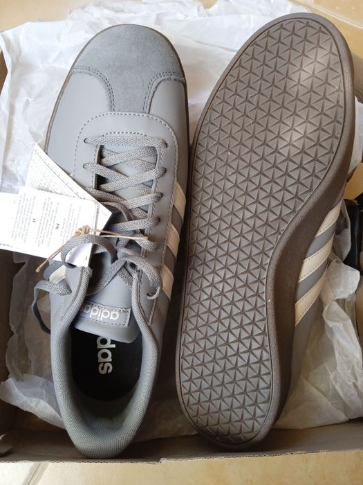 Продам кросівки чоловічі adidas