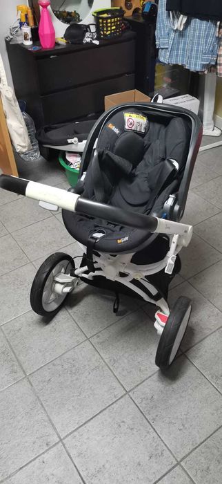 Carrinho Bebé Quinny Moodd Black Irony + ovinho Besafe Izi Go modular