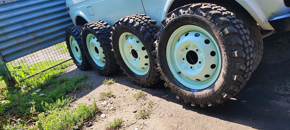 Колеса ,резина грязевая R16*205*70 Нива, Мицубиси,Т4: 6 000 грн ...