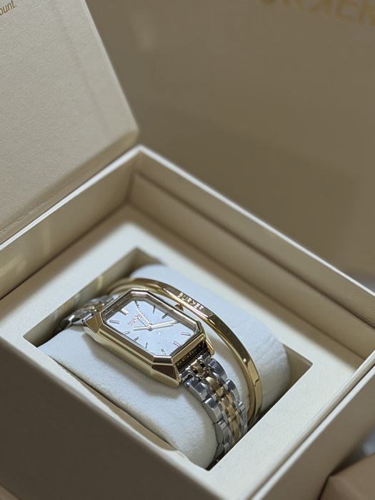 годинник Burker.