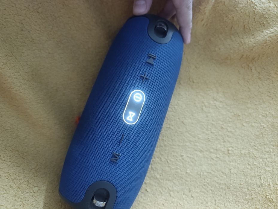 Блютуз колонка JBL