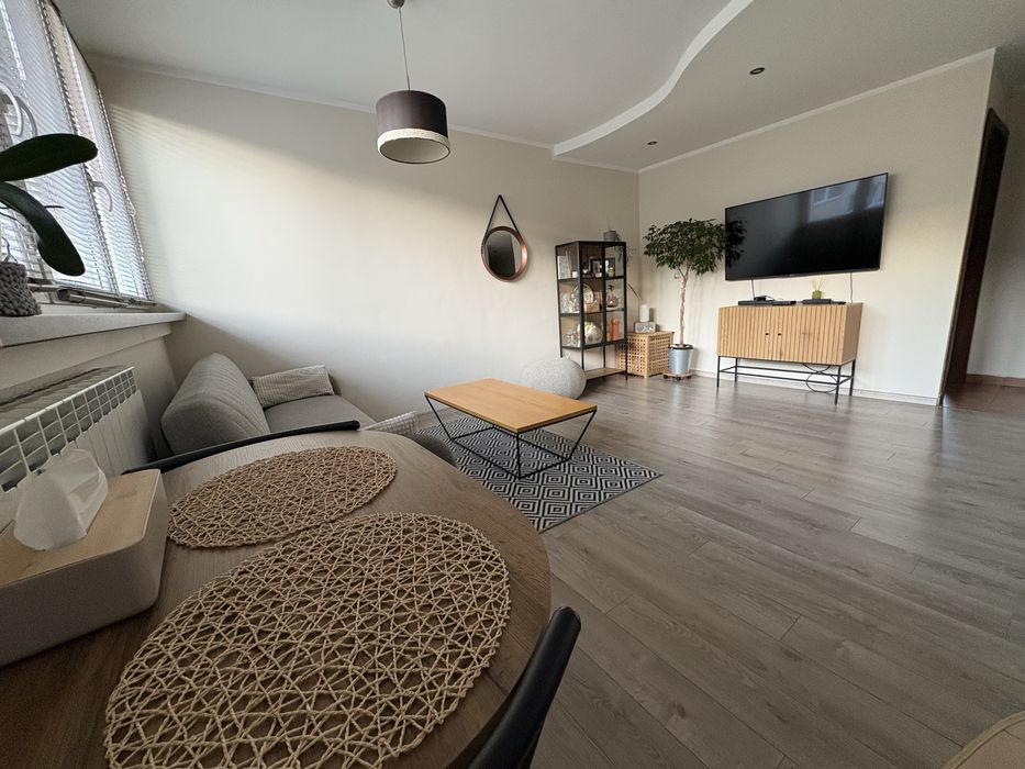 NA SPRZEDAŻ: w pełni wyposażone mieszkanie 47 m² – Kłodzko, ul. Dąbrówki