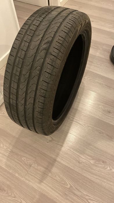 Pneu  2 pneus semi-novo