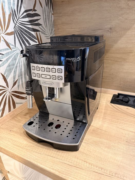 Ekspres do kawy DeLonghi Magnifica S plus ECAM22.32X w pelni sprawny