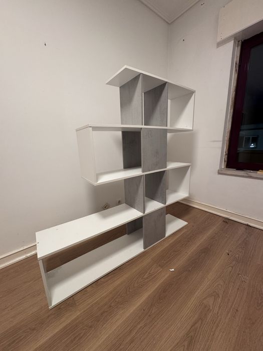 Estante para quarto/sala em bom estado