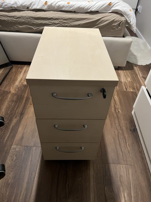 Szafka biurowa, na klucz