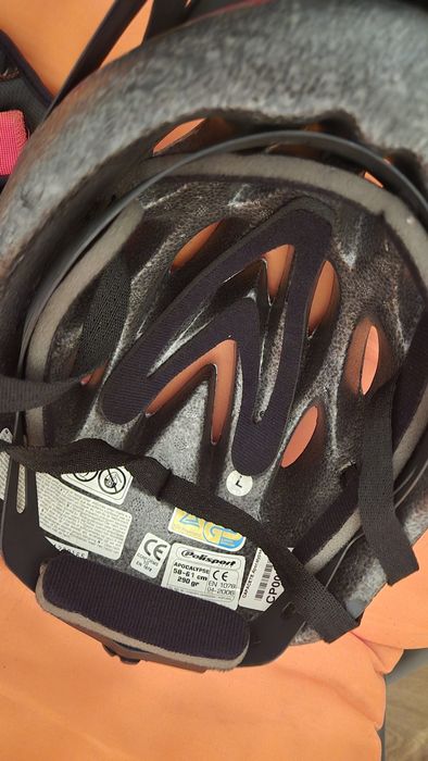 Capacetes e luvas de bicicleta