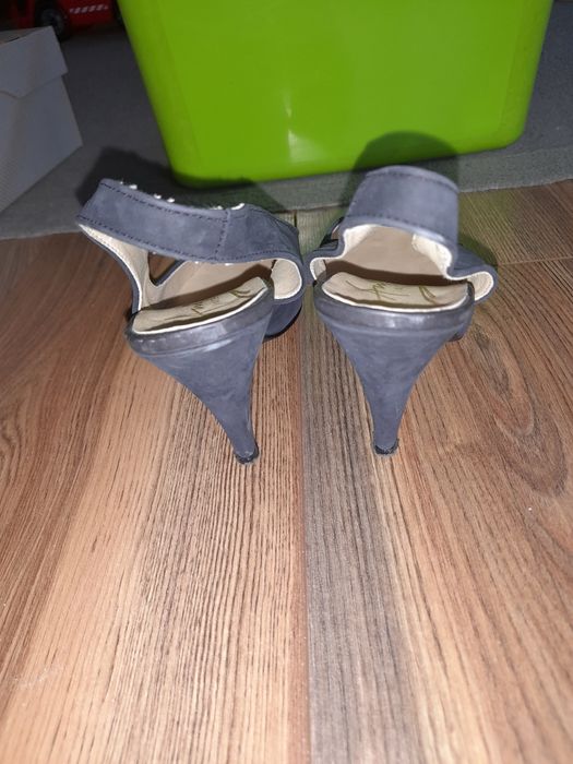 Buty na obcasir czułenka zamsz rozmiar 37