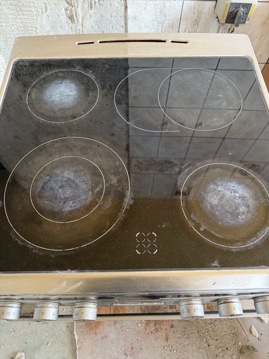 Sprzedam kuchenka elektryczna z piekarnikiem Amica, stan dobry