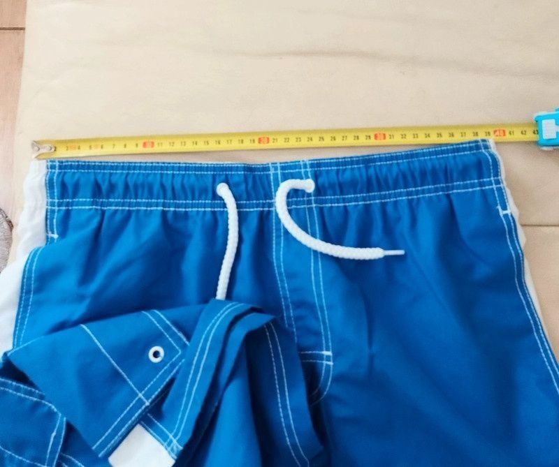 Sportowe spodenki szorty Blackpoint
Niebiesko białe