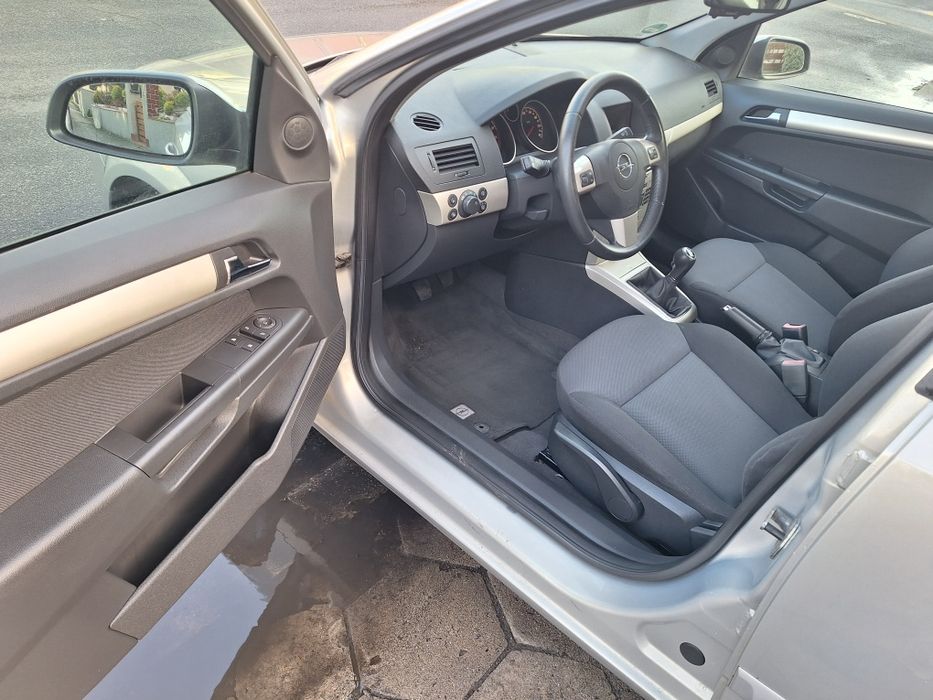 Astra 1.6 Opłacony, 5D, Klimatyzacja ,Ks Serw. Gotowy do jazdy!