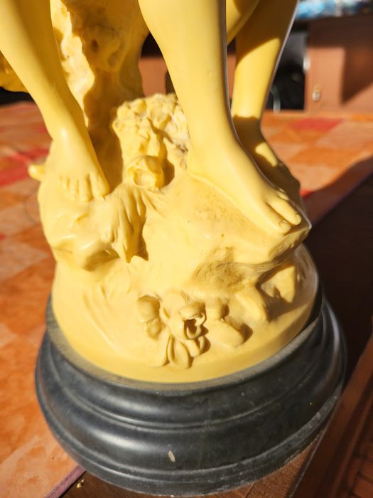 Estátua em marfinite