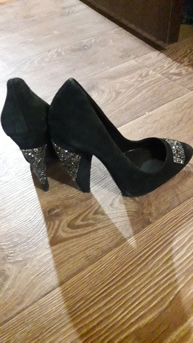 Крутые замшевые туфли.Р 37-37.5