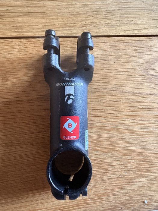 Mostek Bontrager Elite Blendr 90 mm 7° 31,8 mm Trek