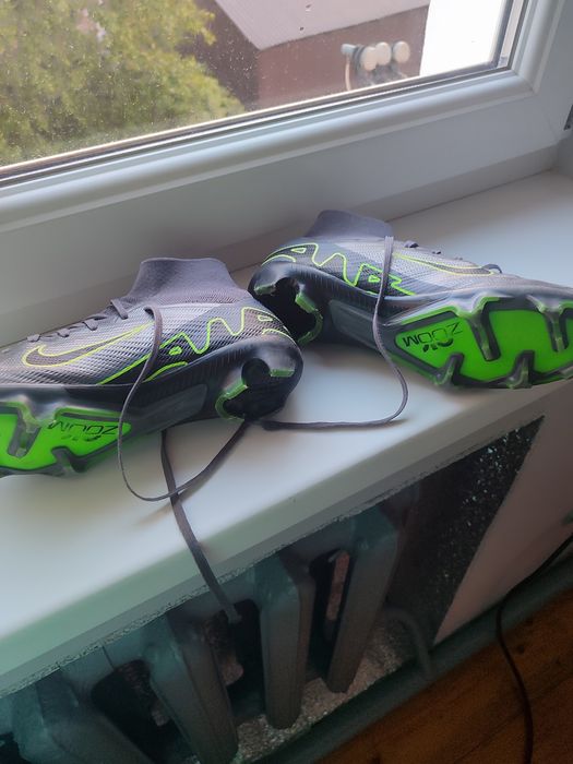 Бутси чоловічі 40 розмір