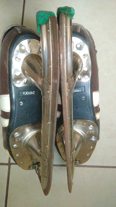 Коньки хоккейные