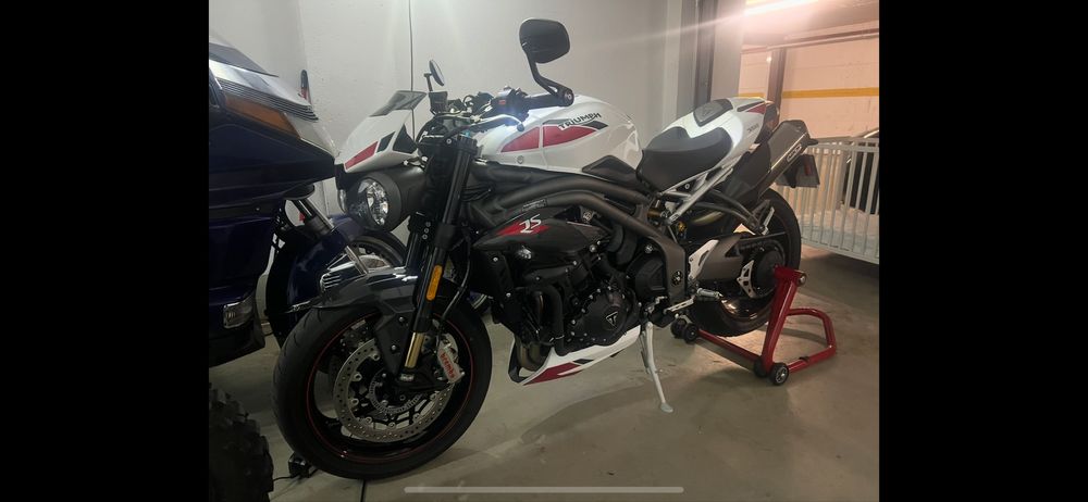 Triumph Speed Triple RS Nacional como nova