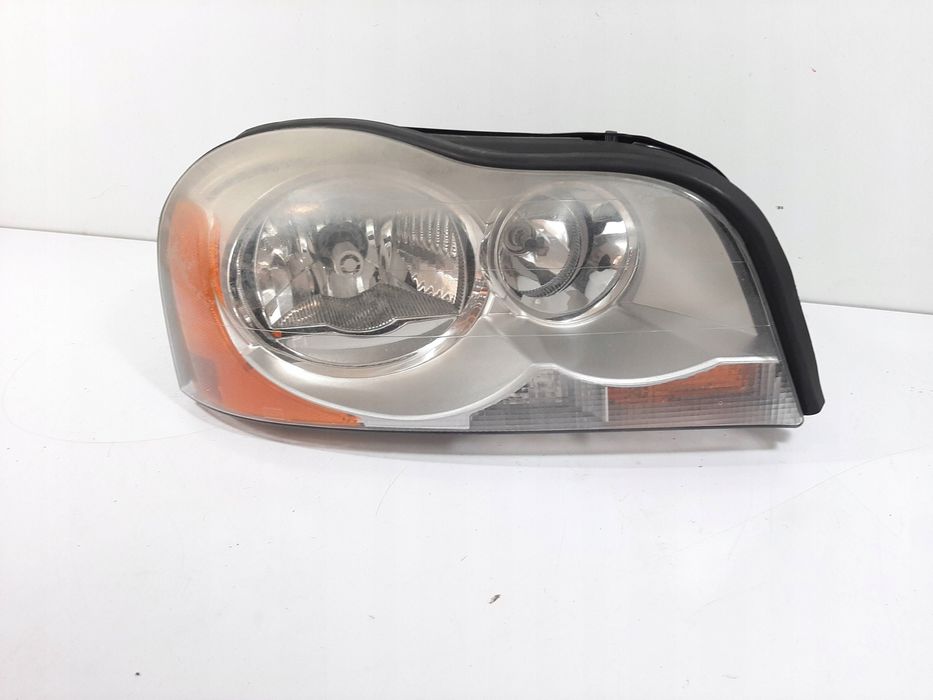 volvo xc90 lampa prawy przod 30764398