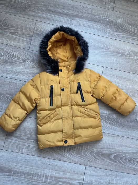 Продам зимову куртку 3-4 роки